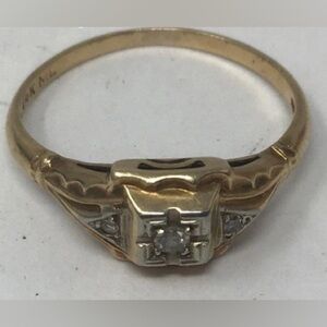14K Ring with Diamond Size 5.75